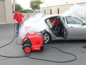 Dịch vụ chăm sóc xe bằng hơi nước nóng