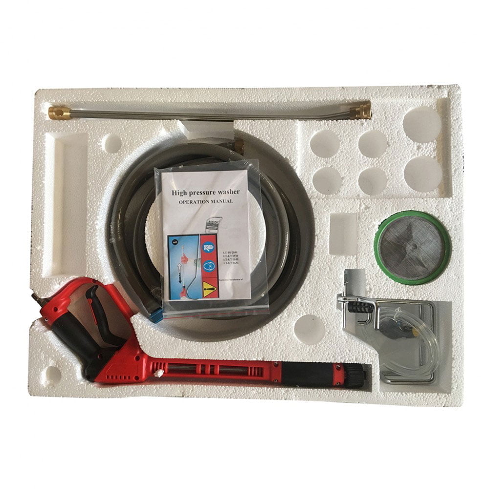 Phụ kiện của máy rửa xe cao áp UNIVIET UV-3000 được đặt trong hộp xốp 