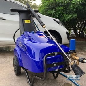 Sau khi dùng xong có thể treo súng vào đầu tay cầm