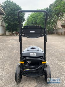 Mặt sau của máy rửa xe cao áp UNIVIET UV-2200P