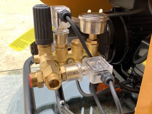 Máy rửa xe cao áp UNIVIET UV-1145TTS