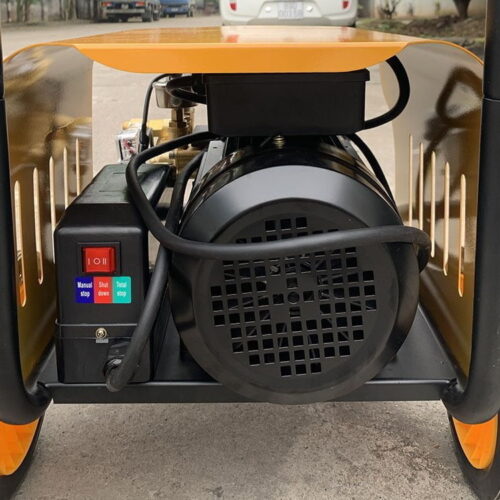 Máy rửa xe cao áp UNIVIET UV-1145TTS 21 Máy rửa xe cao áp UNIVIET UV-1145TTS