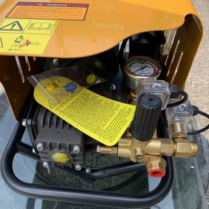 Máy rửa xe cao áp UNIVIET UV-1145TTS