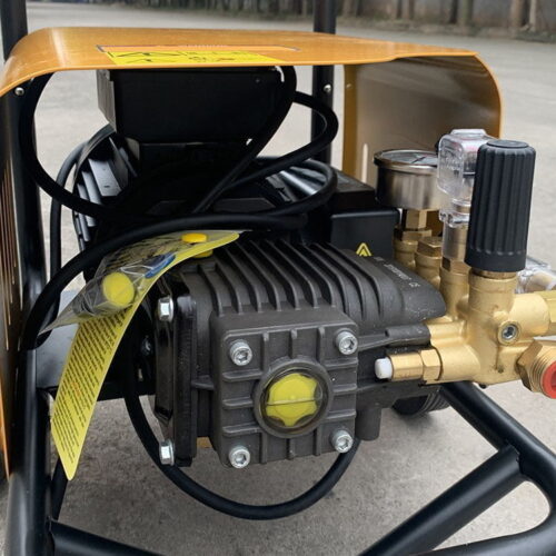 Máy rửa xe cao áp UNIVIET UV-1145TTS 27 Máy rửa xe cao áp UNIVIET UV-1145TTS