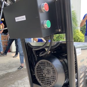 Máy rửa xe cao áp UNIVIET UV-1750