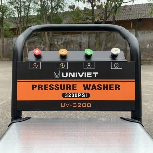 Máy rửa xe cao áp UNIVIET UV-3200TTS
