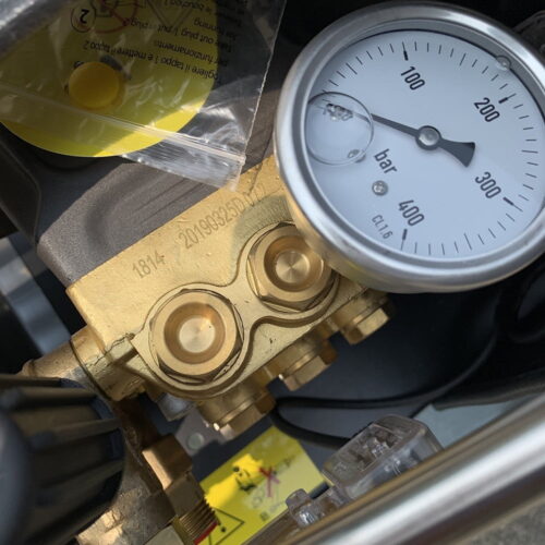 Máy rửa xe cao áp UNIVIET UV-3200TTS 19 Máy rửa xe cao áp UNIVIET UV-3200TTS