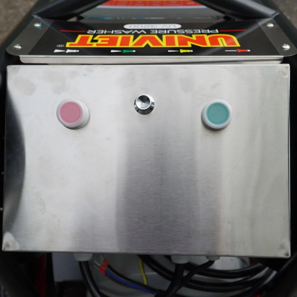 Máy rửa xe cao áp UNIVIET UV-3600