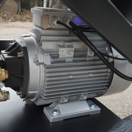 Máy rửa xe cao áp UNIVIET UV-3600 31 Máy rửa xe cao áp UNIVIET UV-3600