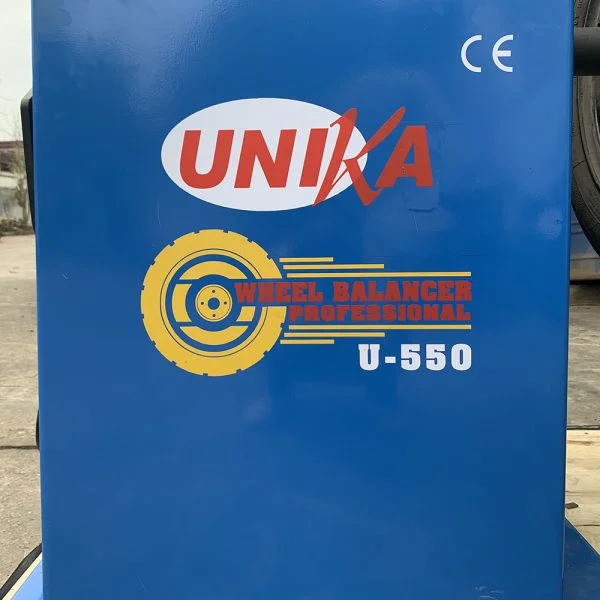 Máy cân bằng lốp xe con UNIKA U-550