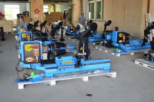 Máy ra vào lốp xe tải UNIKA U-650