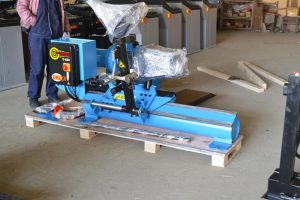 Máy ra vào lốp xe tải UNIKA U-650