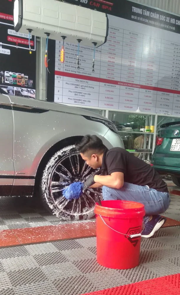 Detailing chuyên nghiệp - quy trình rửa xe ô tô 3 xô chuẩn không phải ai cũng biết