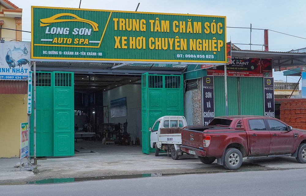Mặt trước Trung tâm chăm sóc xe hơi chuyên nghiệp Long Sơn Auto Spa