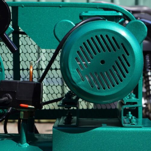 Máy nén khí UNIVIET VA65-100L