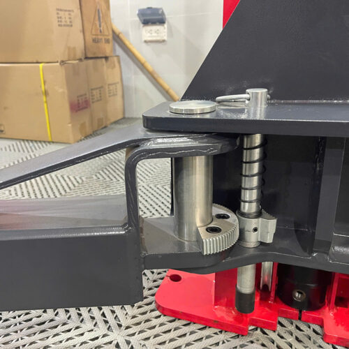 Cầu nâng 2 trụ UNIVIET QY304