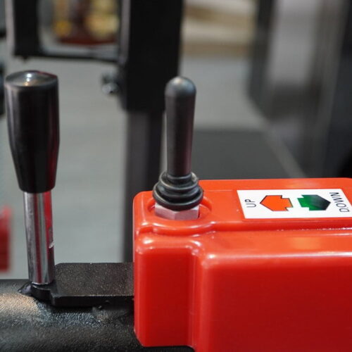 Máy ra vào lốp xe ô tô UNIVIET U-28H 29 Máy ra vào lốp xe ô tô UNIVIET U-28H