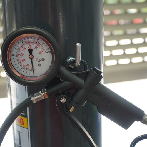 Máy ra vào lốp ô tô UNIVIET U-24