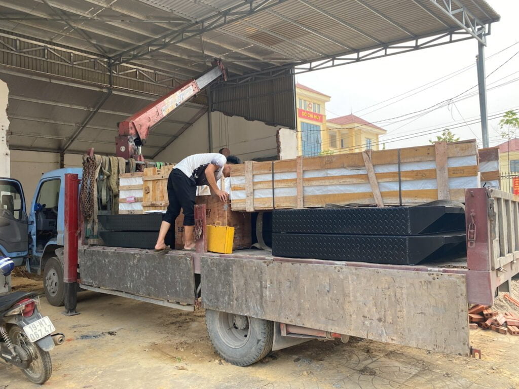 CÔNG TY UNI VIỆT