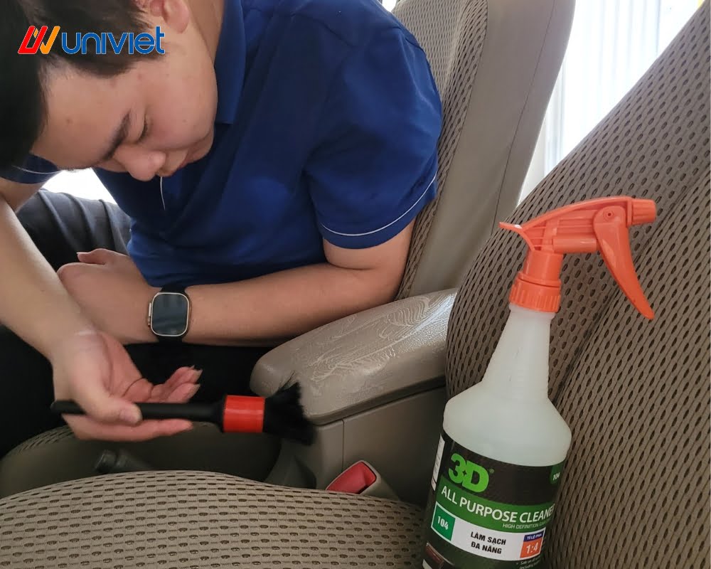 Phương pháp đơn giản giúp khử mùi khó chịu trong xe ô tô 4 Lựa chọn địa điểm uy tín mua dung dịch vệ sinh ô tô