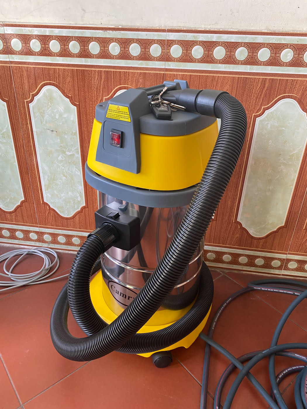 Bàn giao thiết bị rửa xe cho anh Duyên ở Lào Cai 5 may-hut-bui-camry