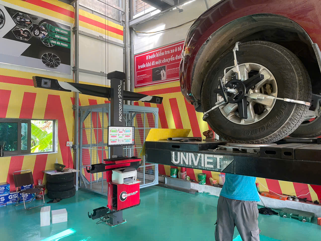 Máy cân chỉnh góc đặt bánh xe TREADPLUS