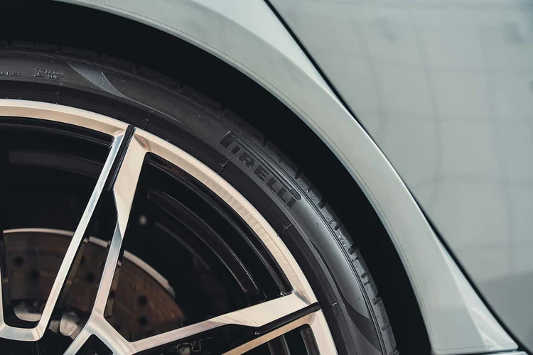 Dung dịch dưỡng lốp bóng mờ GLW Series SIO2 Ceramic Matte Tire | 353OZ16