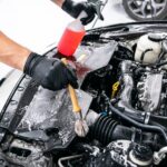 Quy trình rửa khoang máy ô tô an toàn: những bộ phận không nên xịt nước trực tiếp